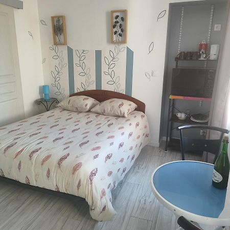 Chambre Pour 2 Personnes A Formigny Rdc 外观 照片